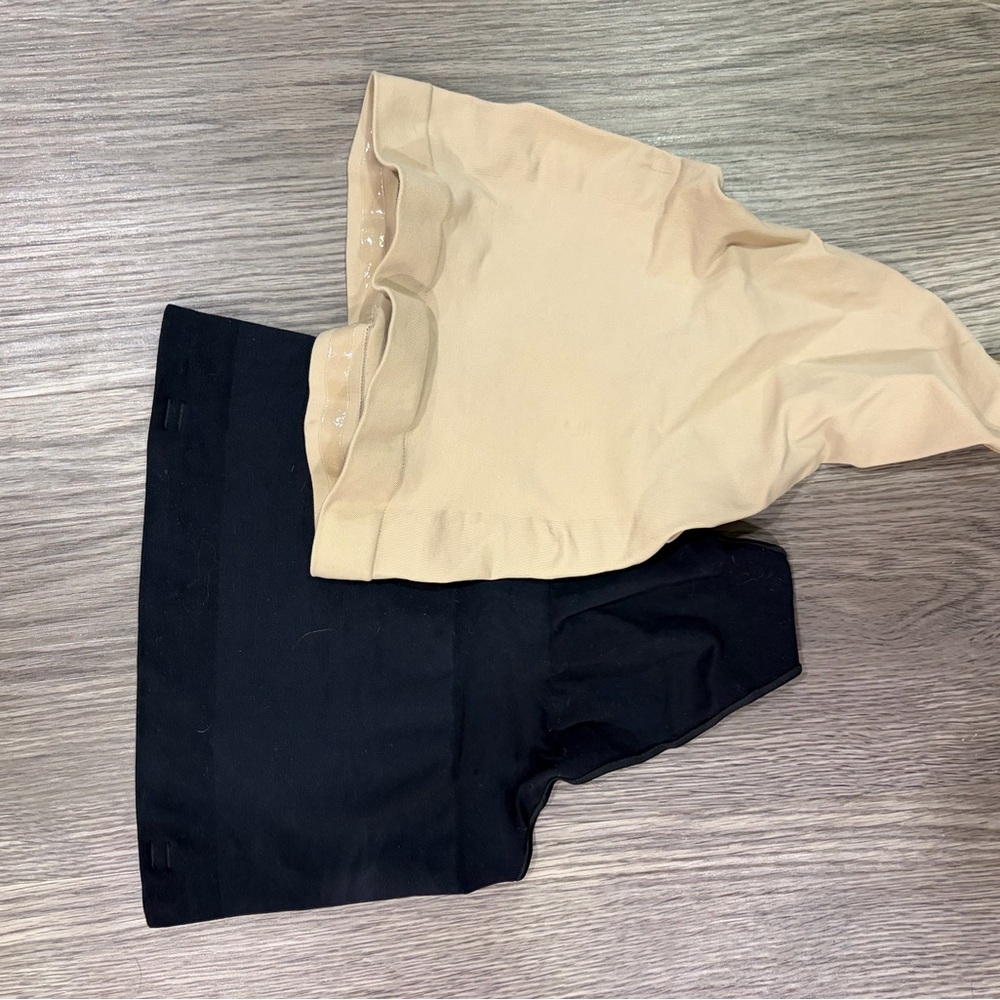 NEVER WORN SKIMS Black and Tan THONG shape wear.